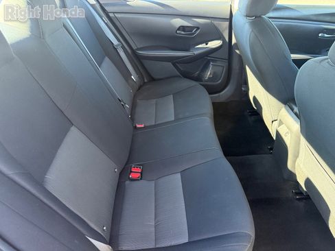 Used 2024 Nissan Sentra SV image 27