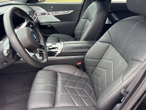 Used 2024 BMW i7 eDrive50 w/ M Sport Package RWD image 11