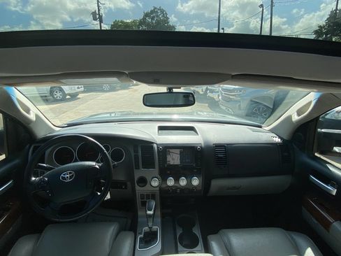 Used 2011 Toyota Tundra Limited w/ Memory Pkg RWD image 9