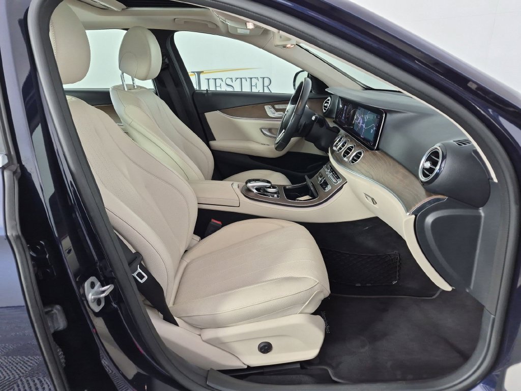 Used 2020 Mercedes-Benz E 350 4MATIC Sedan w/ Parking Assistance Package image 38