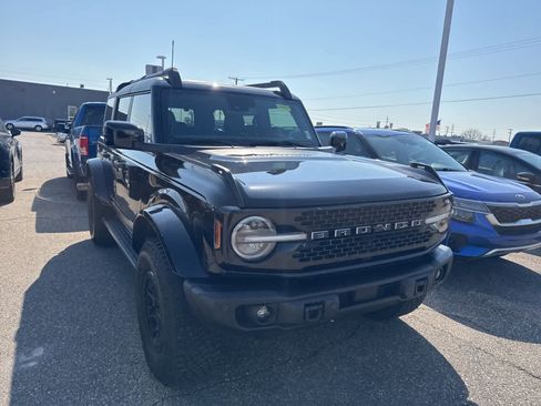 Used 2023 Ford Bronco Wildtrak image 5