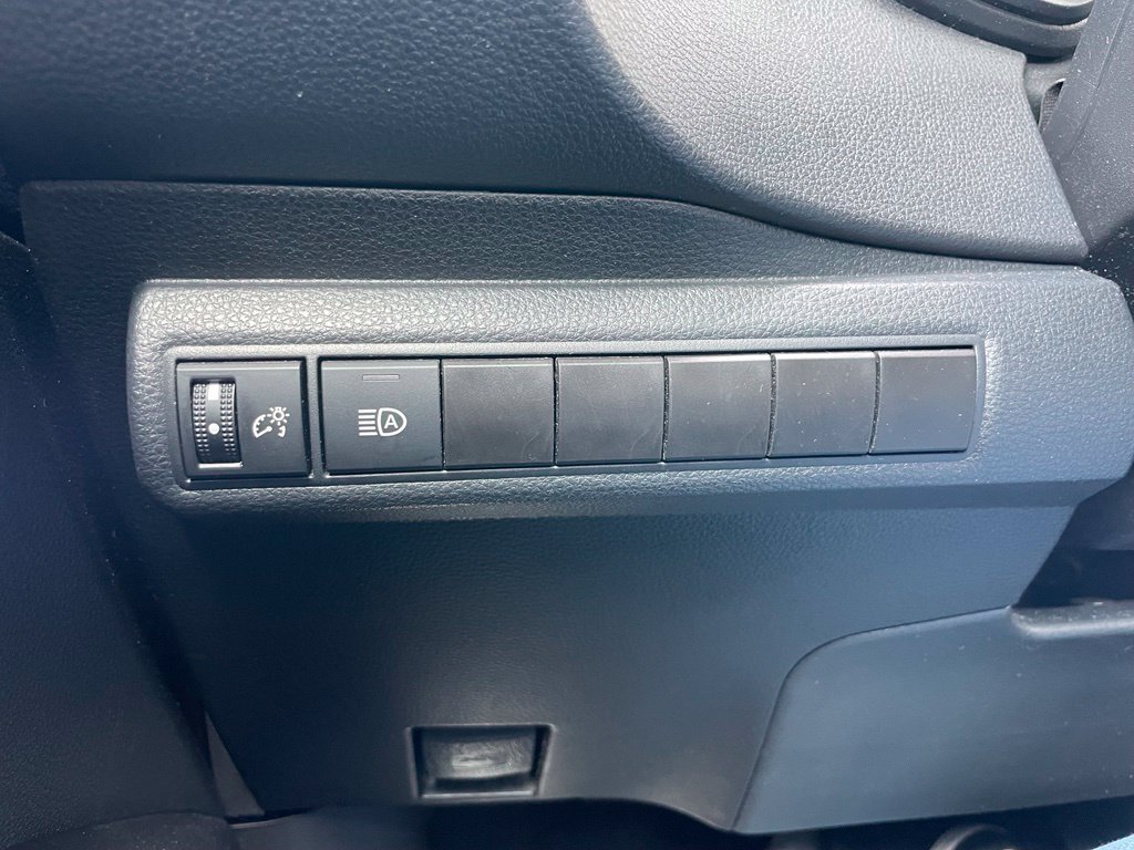 Used 2024 Toyota Corolla LE FWD image 27