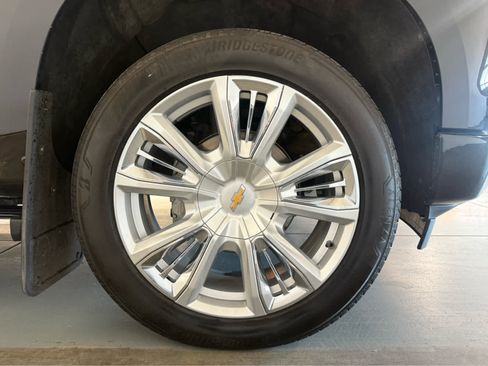 Used 2024 Chevrolet Silverado 1500 High Country AWD/4WD image 11