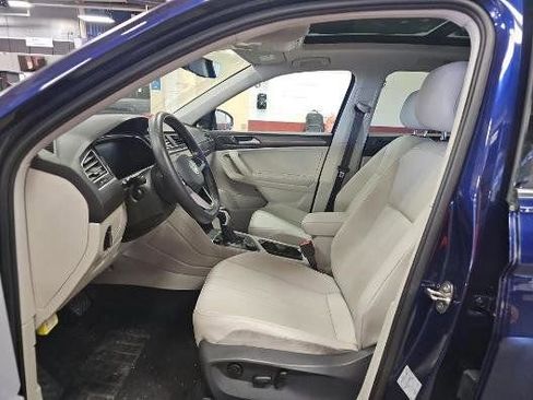 Used 2022 Volkswagen Tiguan SE image 2