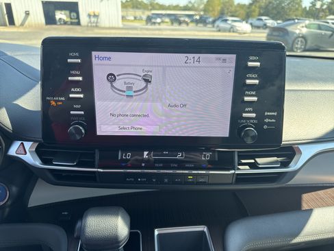 Used 2024 Toyota Sienna LE image 18