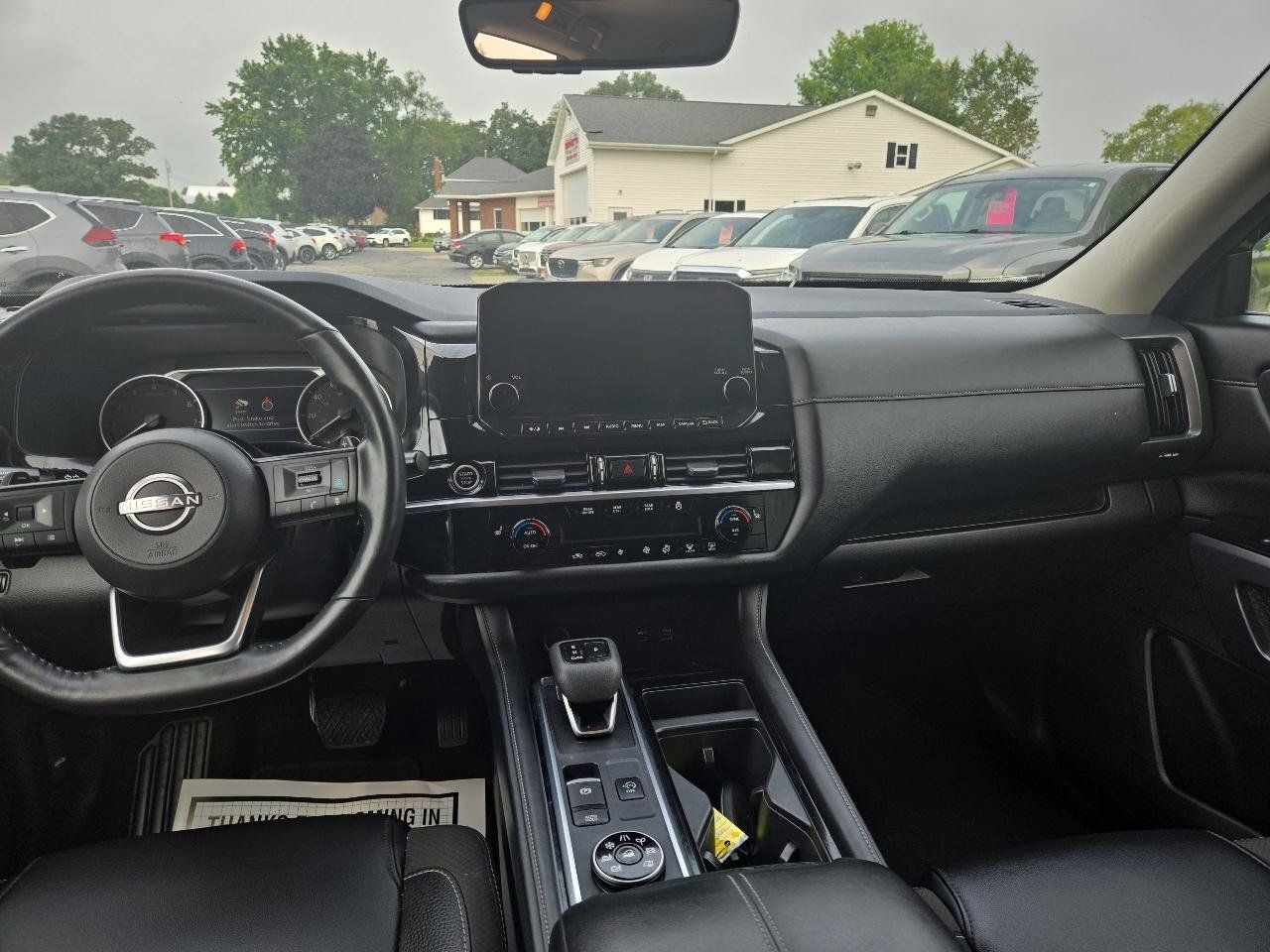 Used 2023 Nissan Pathfinder SL AWD/4WD image 14