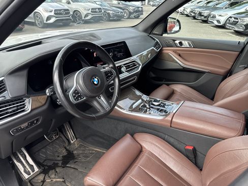 Used 2019 BMW X5 xDrive50i w/ M Sport Package AWD/4WD image 13