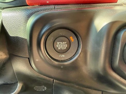 Used 2023 Jeep Wrangler Unlimited Rubicon 4xe AWD/4WD image 13