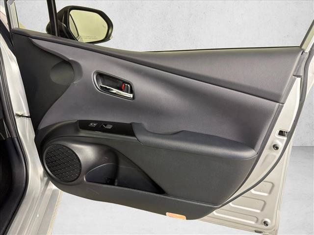 Used 2022 Toyota Prius XLE FWD image 14