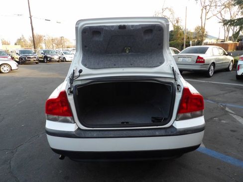 Used 2004 Volvo S60 2.4 image 11