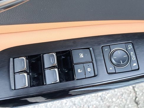 Used 2023 Lexus ES 350 w/ Premium Package image 29