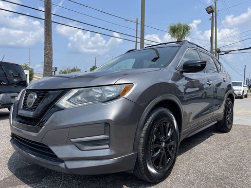Used 2018 Nissan Rogue SV FWD image 3