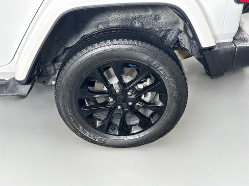 Used 2023 Jeep Wrangler Sahara w/ Cold Weather Group image 11