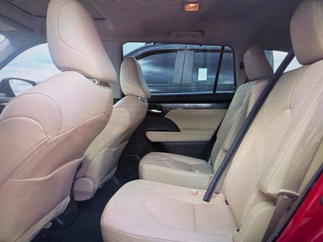 Used 2023 Toyota Highlander Limited AWD/4WD image 8