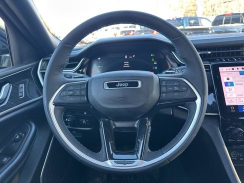 Used 2024 Jeep Grand Cherokee Trailhawk w/ Luxury Tech Group III image 19