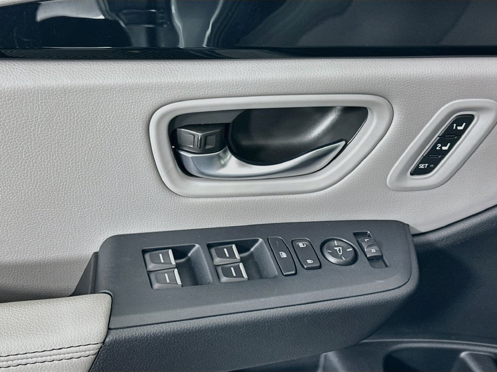 Certified 2025 Honda Pilot EX-L image 17
