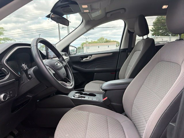 Used 2021 Ford Escape SE w/ Convenience Package FWD image 9