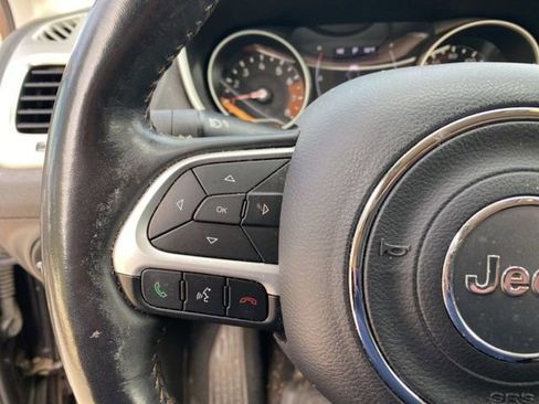 Used 2019 Jeep Compass Latitude w/ Cold Weather Group image 18