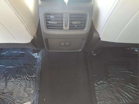 Used 2023 Nissan Rogue SV FWD image 15