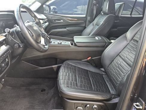 Used 2024 Cadillac Escalade Sport Platinum w/ LPO, ONYX Package AWD/4WD image 5