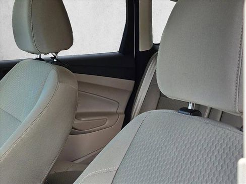 Used 2017 Ford Escape SE w/ Equipment Group 201A FWD image 15