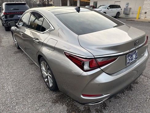 Used 2019 Lexus ES 350 w/ Accessory Package FWD image 4
