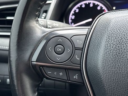 Used 2021 Toyota Camry SE w/ Convenience Package image 17