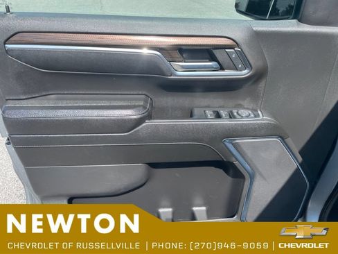 Used 2023 Chevrolet Silverado 1500 LT AWD/4WD image 8