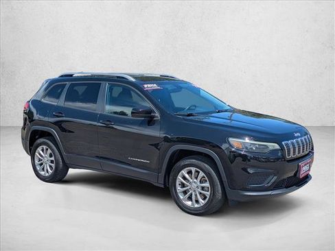 Used 2020 Jeep Cherokee Latitude AWD/4WD image 3