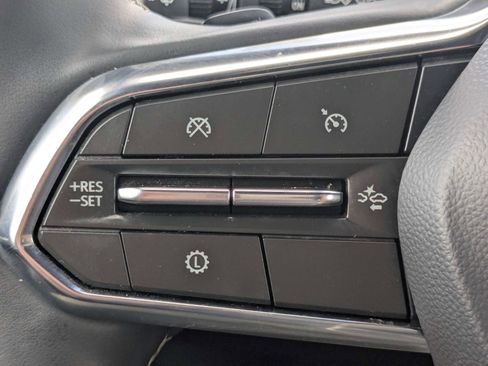 Used 2025 Chevrolet Traverse LT FWD image 31