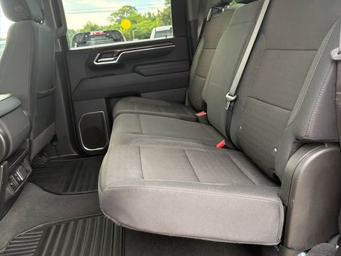 Used 2025 Chevrolet Silverado 2500 LT w/ Convenience Package AWD/4WD image 10