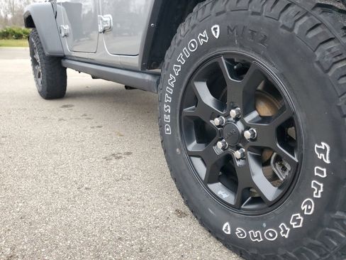 Used 2021 Jeep Wrangler Unlimited Willys image 31