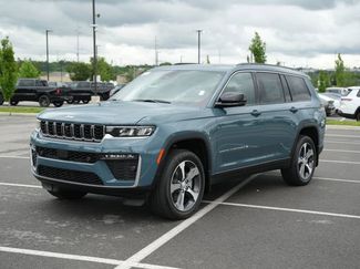 New 2026 Jeep Grand Cherokee L Limited w/ Luxury Tech Group II AWD/4WD video 3