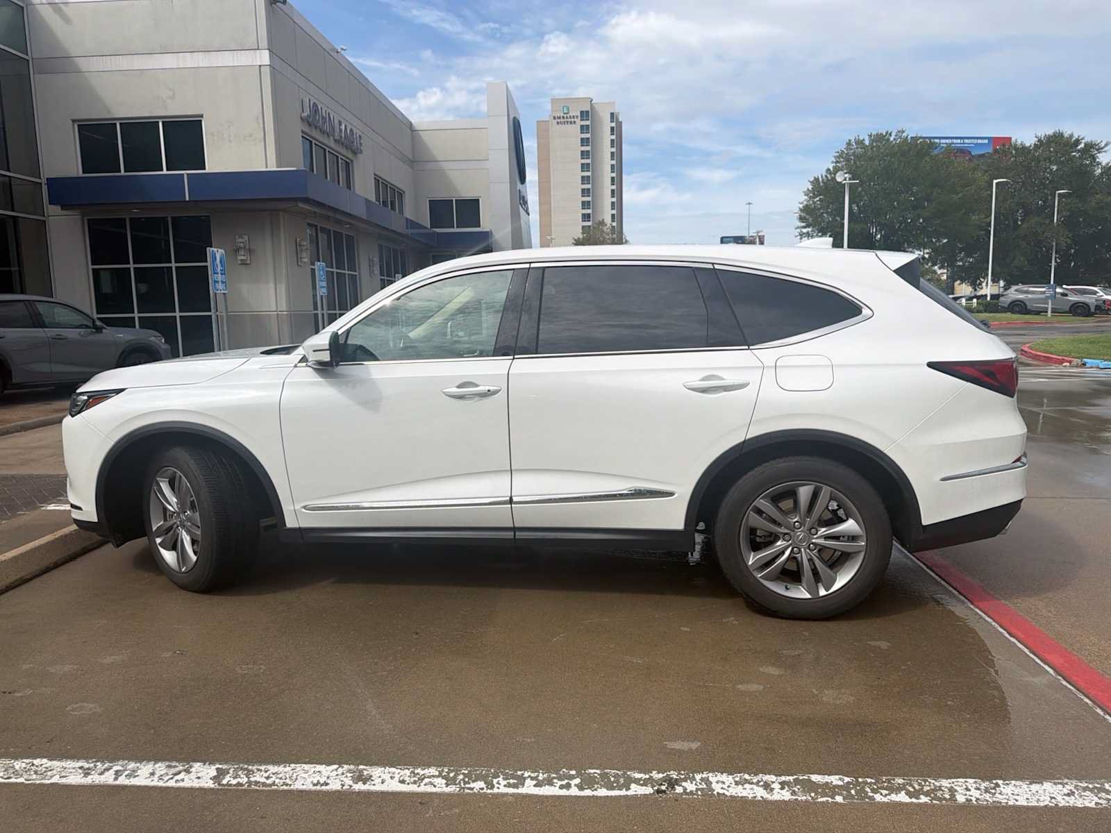 Used 2023 Acura MDX FWD image 8