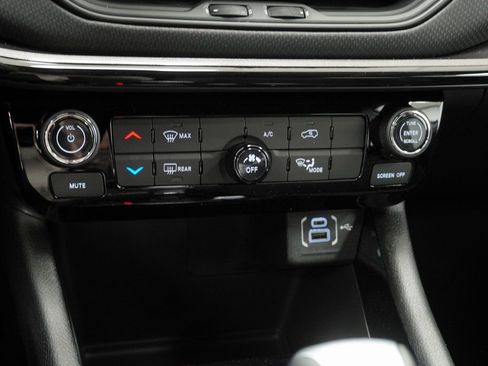 New 2026 Jeep Compass Latitude AWD/4WD image 23