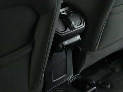 Used 2021 Jeep Wrangler Unlimited Sport AWD/4WD image 6
