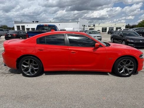 Used 2016 Dodge Charger R/T w/ Plus Group RWD image 8