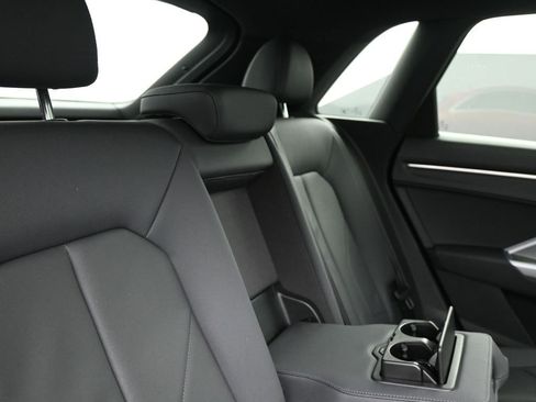 Used 2025 Audi Q3 2.0T Premium image 24