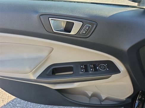 Certified 2021 Ford EcoSport SE image 18