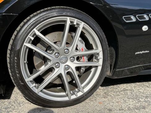 Used 2017 Maserati GranTurismo Sport image 17