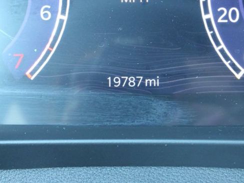 Used 2025 Jeep Grand Cherokee Laredo X AWD/4WD image 27