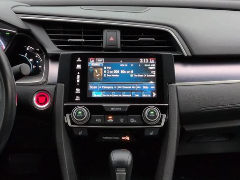 Used 2016 Honda Civic Touring image 17
