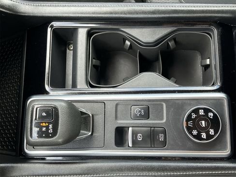 Used 2023 Nissan Pathfinder SV image 32