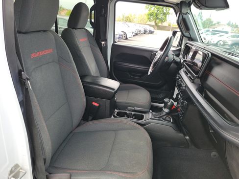 Used 2024 Jeep Wrangler Unlimited Rubicon AWD/4WD image 24