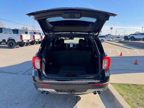 Used 2021 Ford Explorer Platinum w/ Equipment Group 601A AWD/4WD image 17