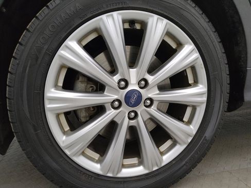 Used 2017 Ford Escape Titanium image 31