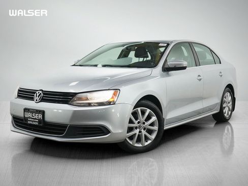 Used 2014 Volkswagen Jetta SE FWD image 1