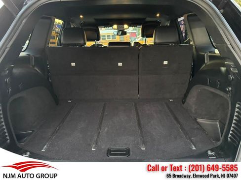 Used 2017 Jeep Grand Cherokee Limited AWD/4WD image 17