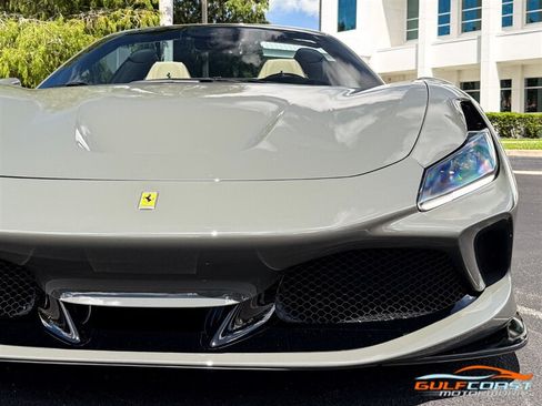 Used 2022 Ferrari F8 Tributo RWD image 3