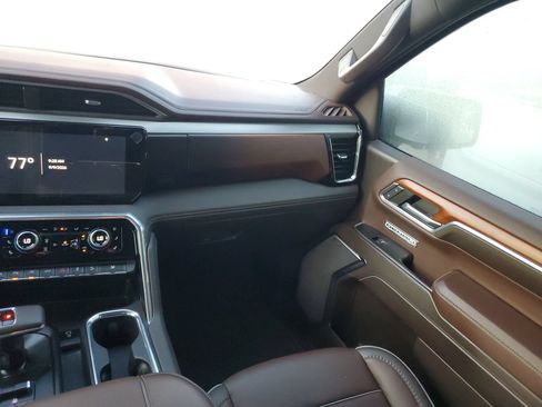 Used 2023 GMC Sierra 1500 Denali w/ Technology Package AWD/4WD image 15